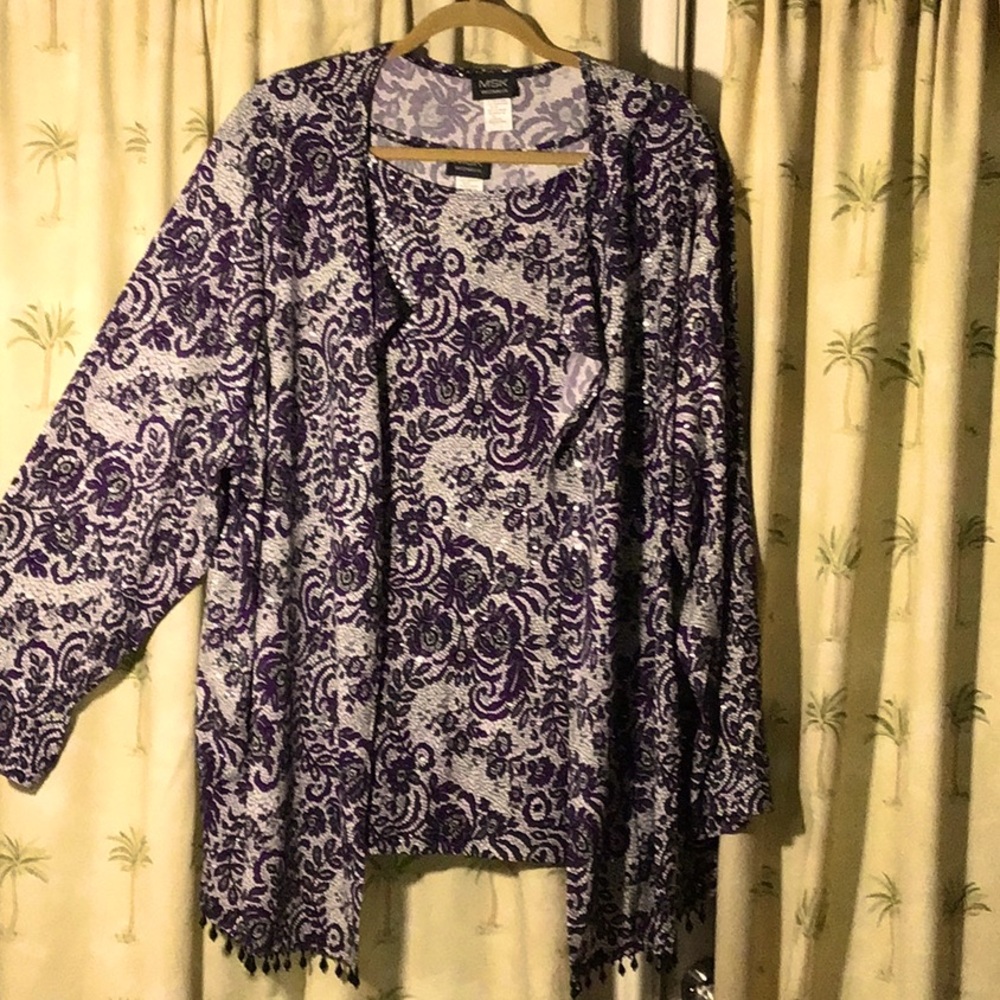 Plus size 2X 2 piece jacket with under shell. Jacket has shoulder pads